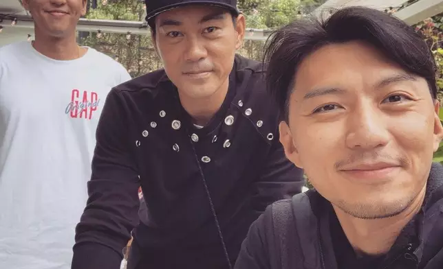 現在三人都已成家立室了。