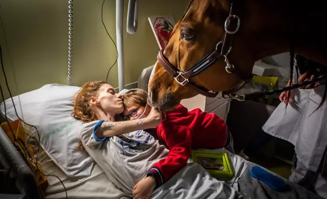 Peyo天生擁有奇異的感應力及安慰人心的能力。(網上圖片)