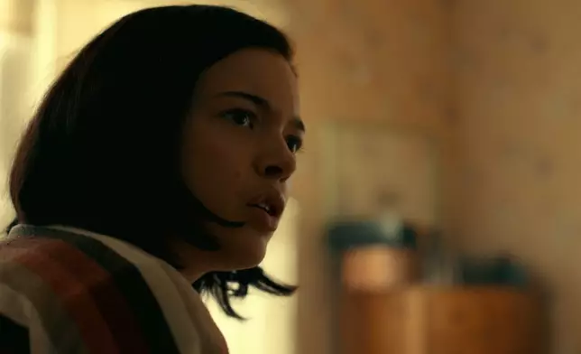 劇集著墨描寫各種社會問題，如無所不在的監控科技。