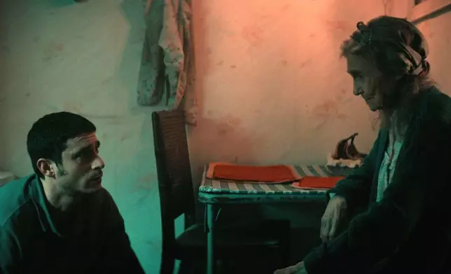 《是夜屍了》描述猶太人的守靈習俗。