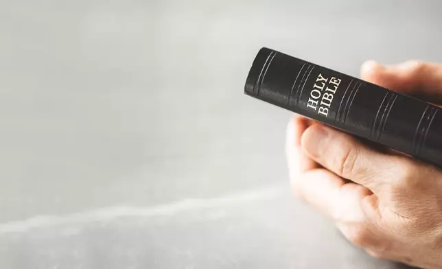 網友的老細是一名基督教，常將「教會」掛在嘴邊之餘。(設計圖片)