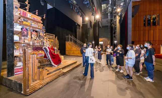 《離去》後台探索