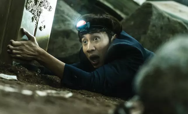 李光洙在《SINKHOLE》的劇照於日前公開（網上圖片）