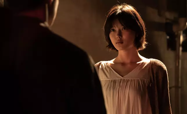 金裕貞飾演擁有秘密的女生「愛蘭」（Netflix提供圖片）