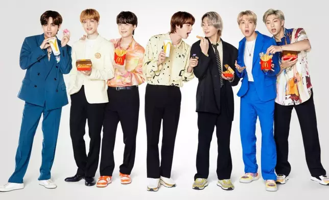 印尼麥當勞推BTS餐，外賣不勝負荷，恐成為防疫缺口，首都32間分店須暫停營業。AP資料圖片