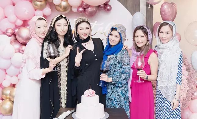 上月36歲生日的她，舉行土豪式生日會，邀請了張美妮及陳爽等姊妹一齊玩。