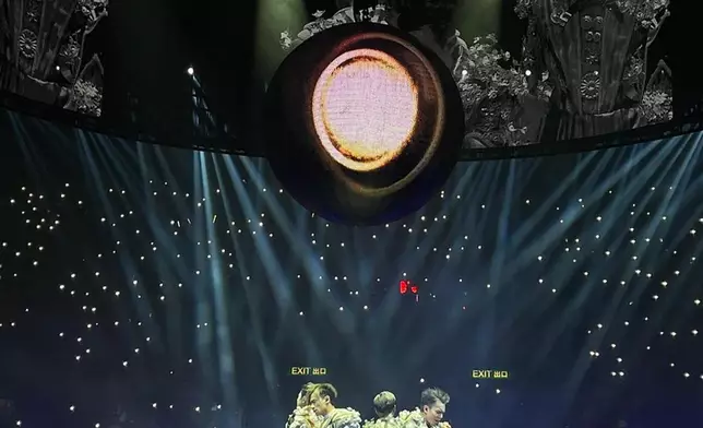 兩人還被發現相約看C AllStar紅館演唱會。