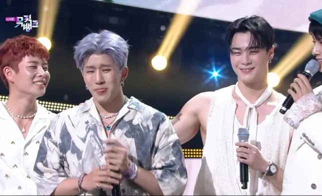 隊長JIN JIN發表得獎感受時哽咽落淚（影片截圖）