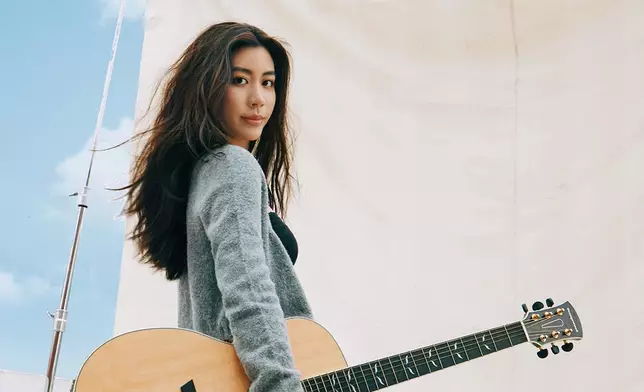 巫詠歡剛發布出道曲。