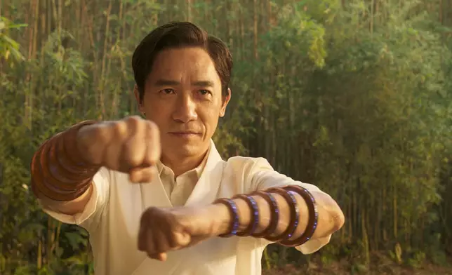 梁朝偉在《尚氣》由頭帶到尾，有觀眾覺得他的氣場蓋過男主角劉思慕。