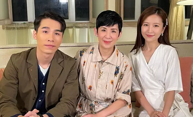 Vanessa是香港開電視娛樂新聞主播。