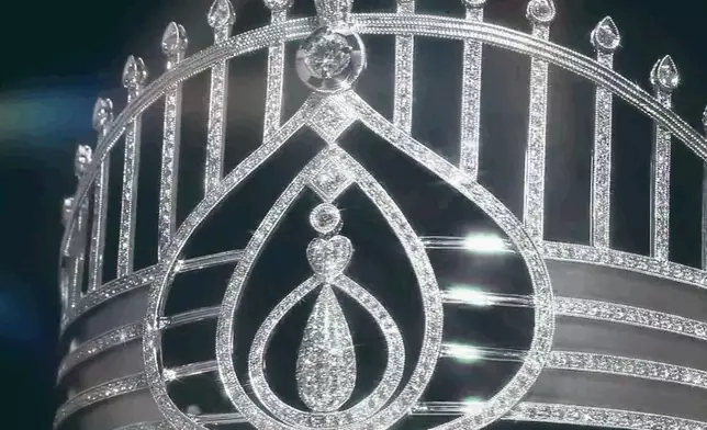 六福珠寶1997年起負責製作價值不菲及意義非凡的金鑽后冠。六福珠寶影片截圖
