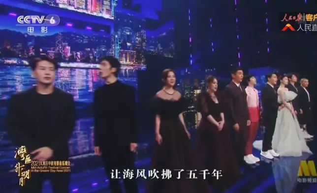 阿Sa與舊愛陳偉霆前後腳上台表演。