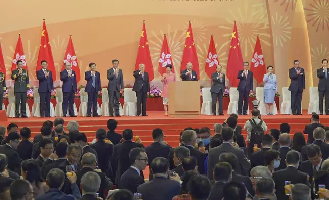 林鄭周五率高官出席升旗禮及酒會。資料圖片