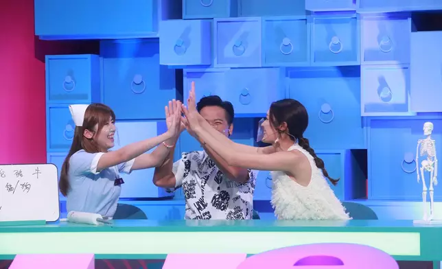 三位好似好有默契咁喎。