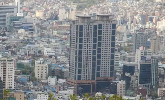 Stray Kids在樓高32層的Central Xi屋頂上進行錄製（網上圖片）