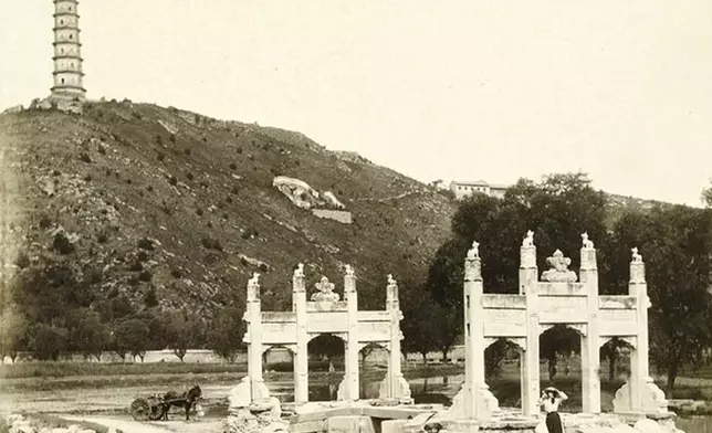 約一百年前的玉泉山山腳。網上圖片