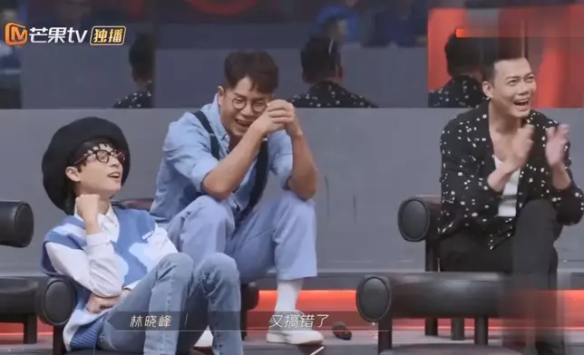 隊友布瑞吉（左起）、林曉峰和謝天華都忍唔住大笑。