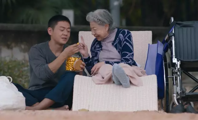 呢幕告別嫲嫲嘅戲，好多網民都讚感動而不煽情。