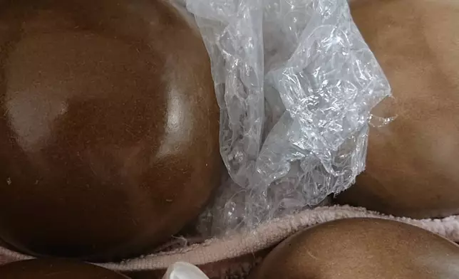 不少網友也跟風曬出自製的泥球（Twitter圖片）