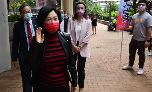 葉劉淑儀報名。