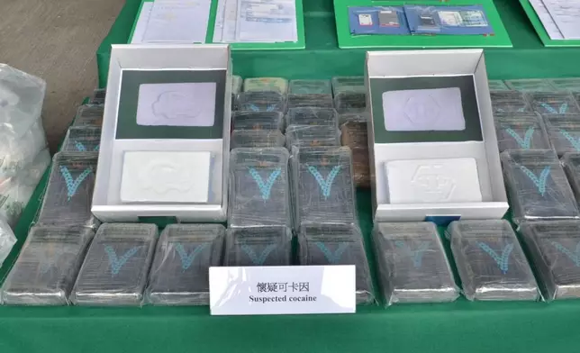 飛機引擎藏毒案獲破案線索 海關雞腳凍櫃檢3億可卡因拘6人