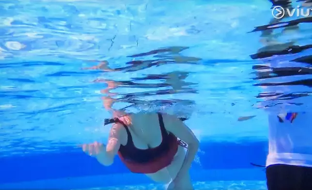 陳欣妍水底泳姿。