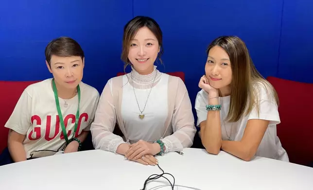 徐加晴與Jessica透過D100網台的靈異節目《魅影空間》認識。