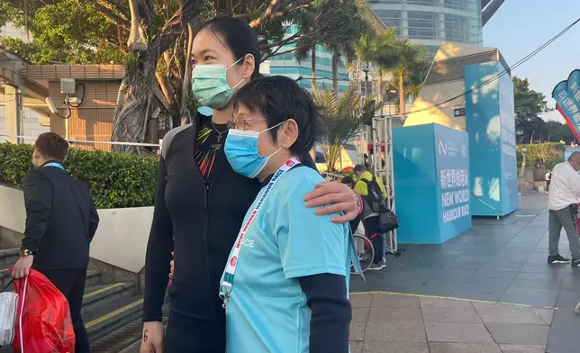 母：梁宛凝 女：周敏怡 現場圖片