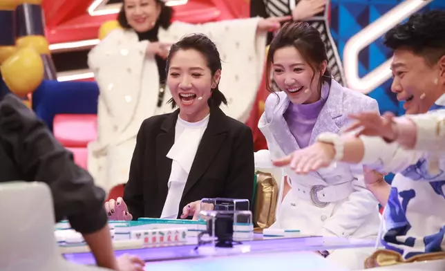 車婉婉搞咩笑得咁開心呢？