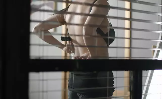 善言小腦萎縮症日趨嚴重，連扣Bra帶都出現困難。