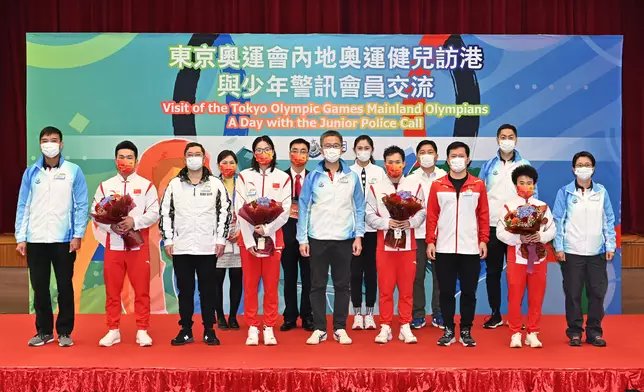 四位健兒代表今日（十二月五日）上午到香港警察學院與少年警訊會員交流。政府新聞網圖片