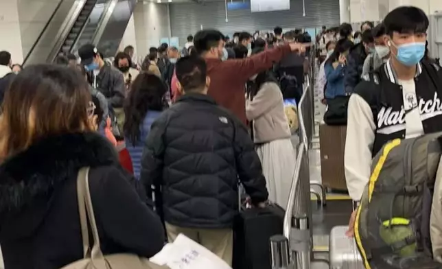 部分市民過關等候超過3小時。小紅書網民圖片