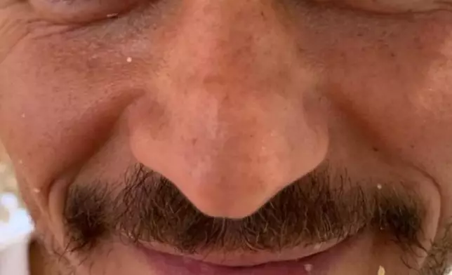 佢老公都幾靚仔。