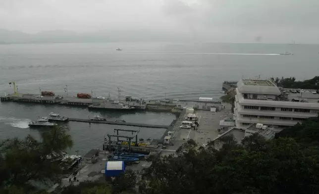 消防滅火輪在大磨刀洲以北位置，發現2名墮海者。資料圖片