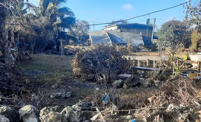 湯加首都努庫阿洛法現狀，街道和房屋損毀嚴重。新華社圖片