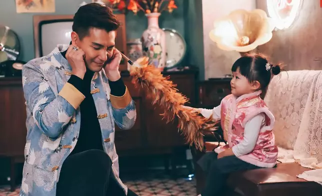 陳展鵬身為女兒奴，咁樣好似合理啲！