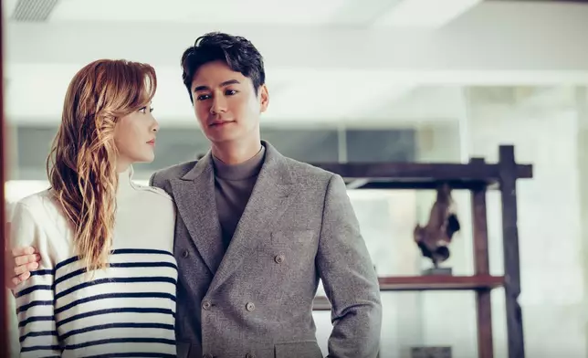 佢對太太賈洛儀嘅深情，更是關鍵劇情之一。