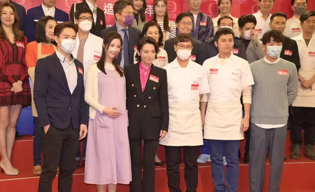 新劇由兩個單元《回歸》和《曙光》組成。