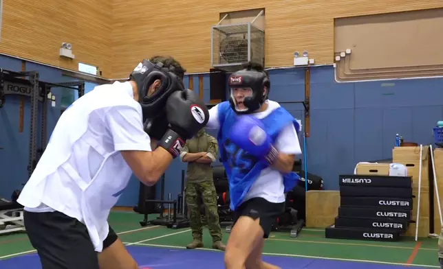 Leo呢吓重拳超級有力。