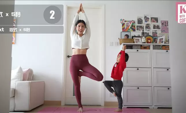 為了雪糕，伯伯堅持跟Coffe做運動。