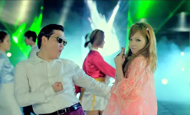 當年有份參與《Gangnam Style》的泫雅現在也成為了PSY旗下藝人（網上圖片）