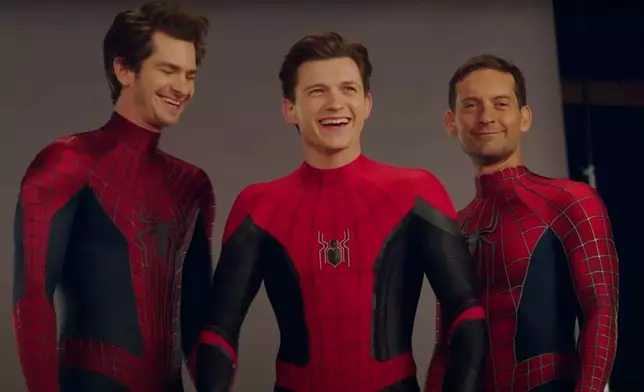 安德魯加菲又參演了《蜘蛛俠：不戰無歸》，與湯賀蘭及杜比麥奎爾三代「蜘蛛俠」同堂。