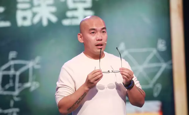 張嘉耀演說時提及，曾因不捨遺留下靚靚老婆，故努力抗癌。