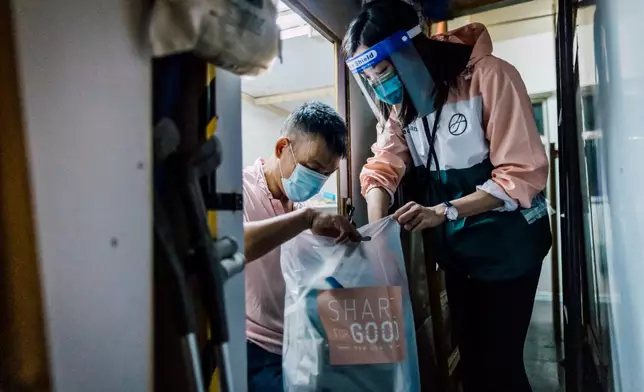 新世界愛互送平台推出一個月，籌逾4000萬物資，惠及逾10 萬戶基層。