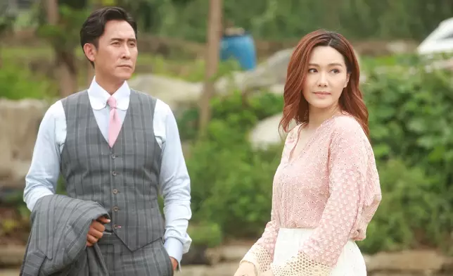 高收成嘅前度叫俞風，由湯洛雯飾演。