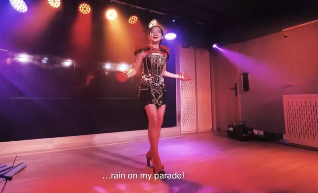 Caitlin 12歲時曾挑戰演唱超高難度音樂劇經典歌曲 "Don't Rain On My Parade"