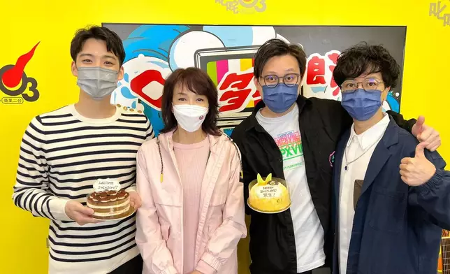 余德丞（左一）離開TVB後，即獲Do姐帶挈客串主持《口水多過浪花》。