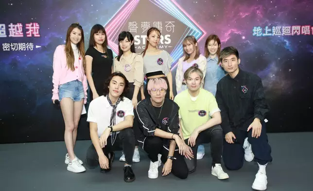 後排左起：Sherman、蓮姐、Maggie、Vivian、Crystal、趙小婷；前排左起：Duncan、Zayden、Jason、Aska