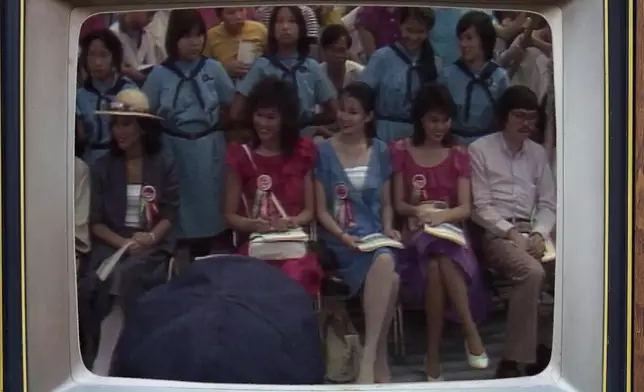 1983年港姐三甲楊雪儀（右4）、張曼玉（右3）、李月芙（右2）齊齊出席端午節活動。
